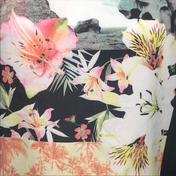 Express Mixed Media Sleeveless Blouse - Picture 3 of 8